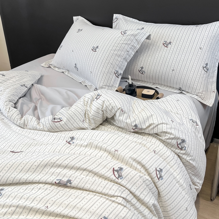 91家纺网 家纺一手货源 找家纺 繁花家居 2026凉感云丝棉高克重冰感天丝绵四件套 童心木马