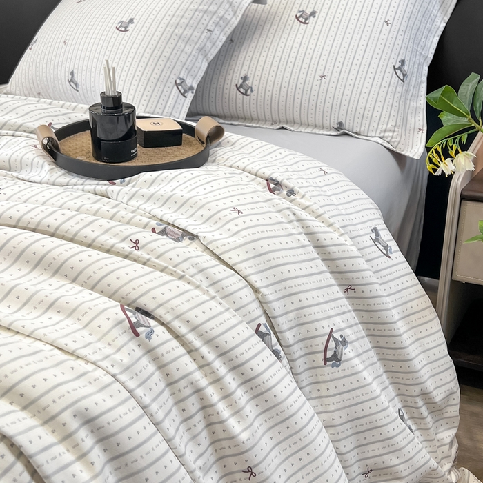 91家纺网 家纺一手货源 找家纺 繁花家居 2026凉感云丝棉高克重冰感天丝绵四件套 童心木马