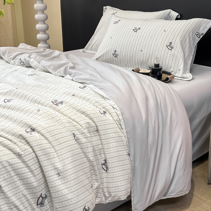 91家纺网 家纺一手货源 找家纺 繁花家居 2026凉感云丝棉高克重冰感天丝绵四件套 童心木马