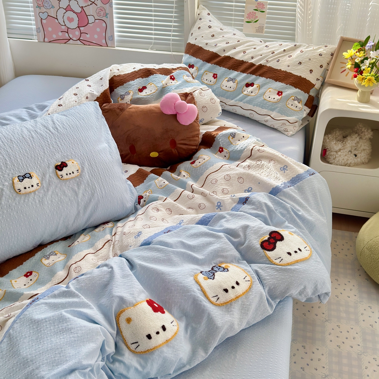 91家纺网 家纺一手货源 找家纺 三元色 2026新款泡芙费尔岛绣花四件套 费尔岛-草莓KT