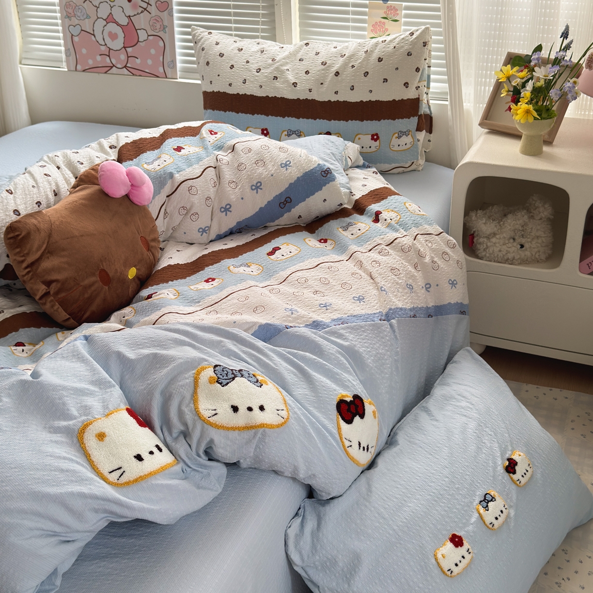 91家纺网 家纺一手货源 找家纺 三元色 2026新款泡芙费尔岛绣花四件套 费尔岛-草莓KT