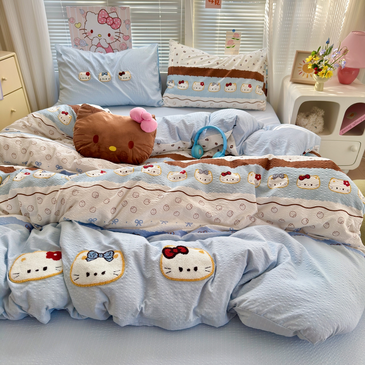 91家纺网 家纺一手货源 找家纺 三元色 2026新款泡芙费尔岛绣花四件套 费尔岛-草莓KT