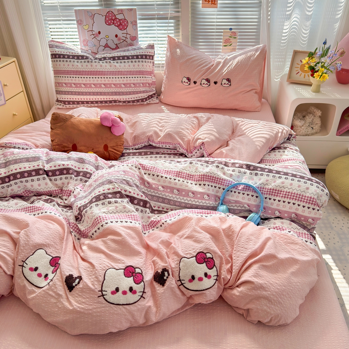 91家纺网 家纺一手货源 找家纺 三元色 2026新款泡芙费尔岛绣花四件套 费尔岛-甜心KT粉