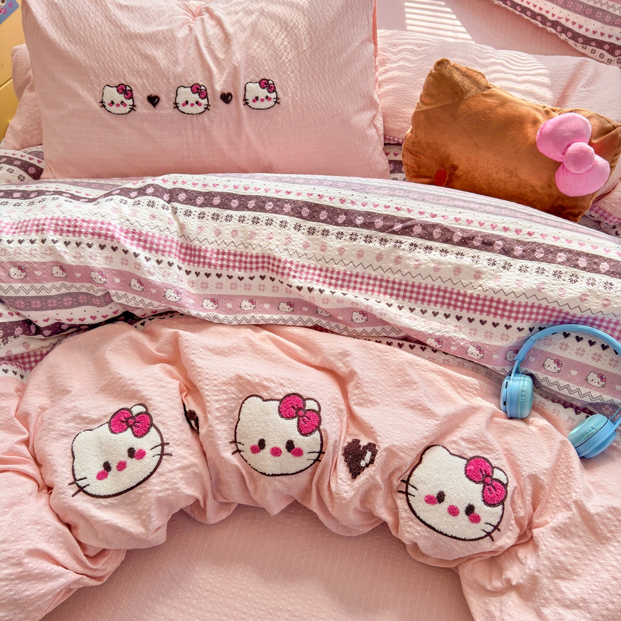 91家纺网 家纺一手货源 找家纺 三元色 2026新款泡芙费尔岛绣花四件套 费尔岛-甜心KT粉