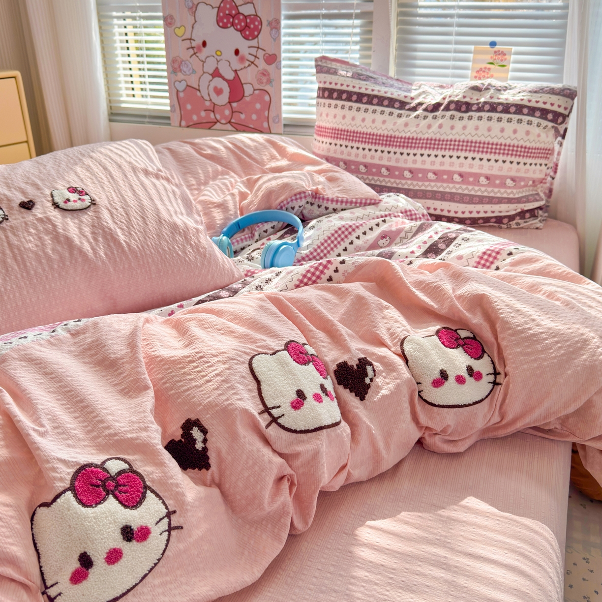 91家纺网 家纺一手货源 找家纺 三元色 2026新款泡芙费尔岛绣花四件套 费尔岛-甜心KT粉