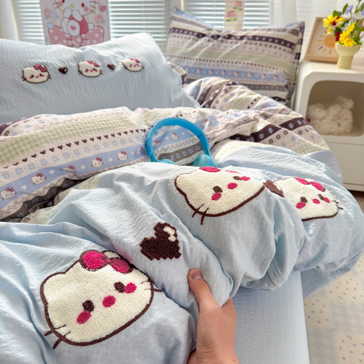 91家纺网 家纺一手货源 找家纺 三元色 2026新款泡芙费尔岛绣花四件套 费尔岛-甜心KT蓝