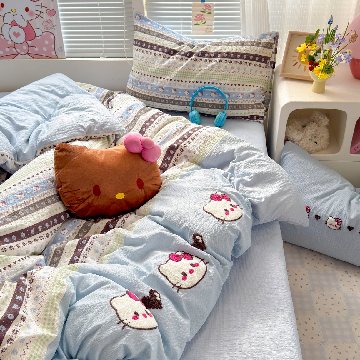 91家纺网 家纺一手货源 找家纺 三元色 2026新款泡芙费尔岛绣花四件套 费尔岛-甜心KT蓝