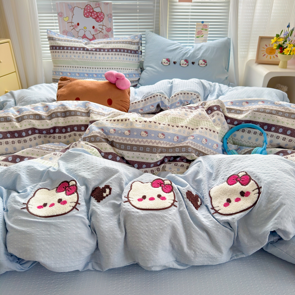 91家纺网 家纺一手货源 找家纺 三元色 2026新款泡芙费尔岛绣花四件套 费尔岛-甜心KT蓝