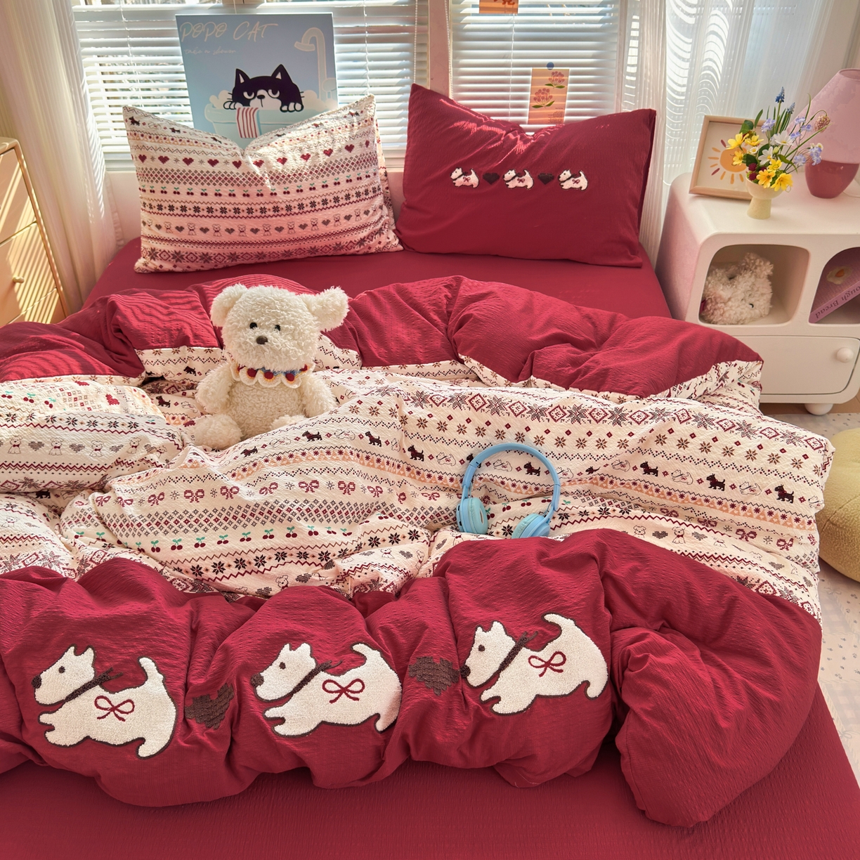 91家纺网 家纺一手货源 找家纺 三元色 2026新款泡芙费尔岛绣花四件套 费尔岛-心动小狗