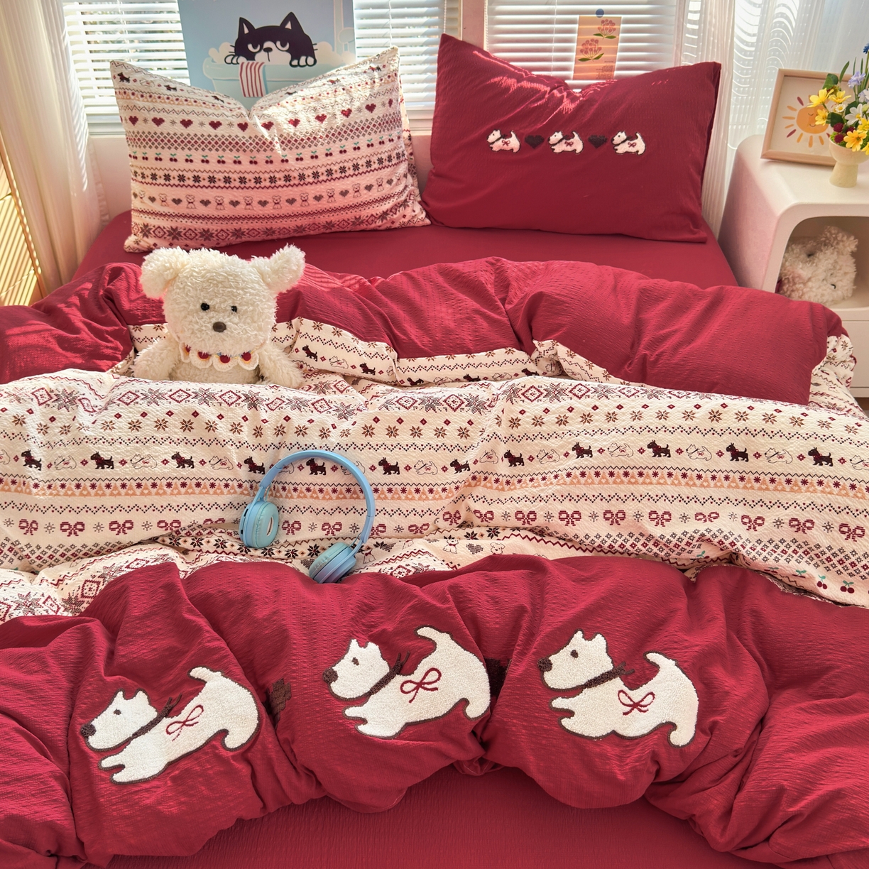 91家纺网 家纺一手货源 找家纺 三元色 2026新款泡芙费尔岛绣花四件套 费尔岛-心动小狗