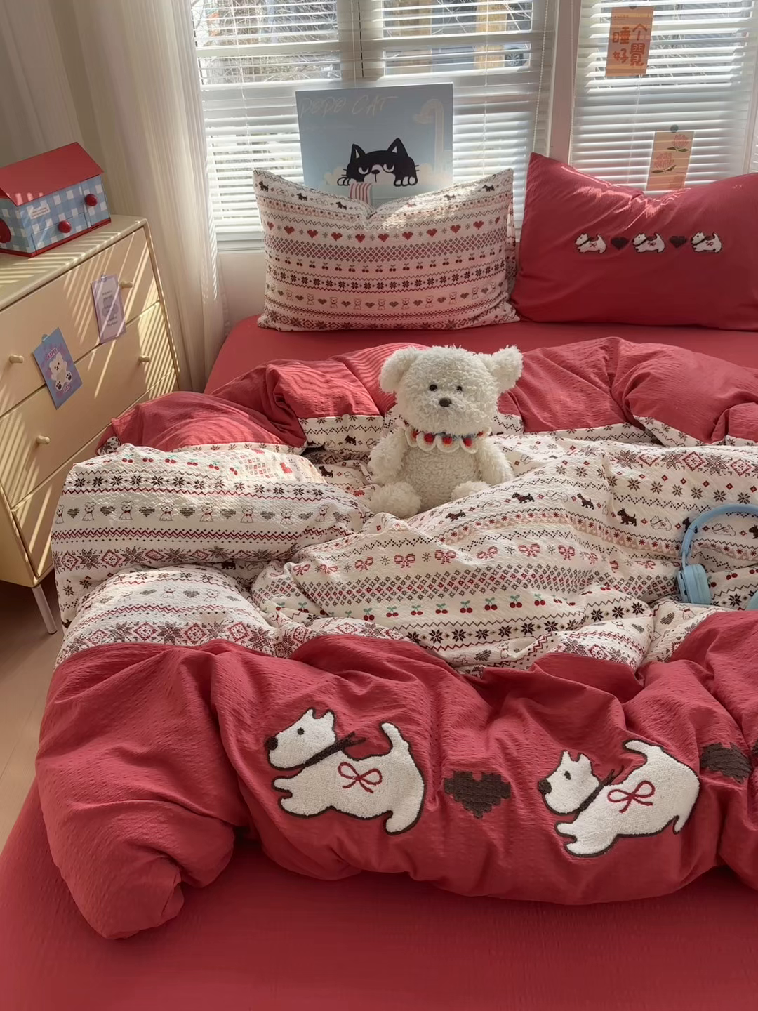 91家纺网 家纺一手货源 找家纺 三元色 2026新款泡芙费尔岛绣花四件套 费尔岛-心动小狗