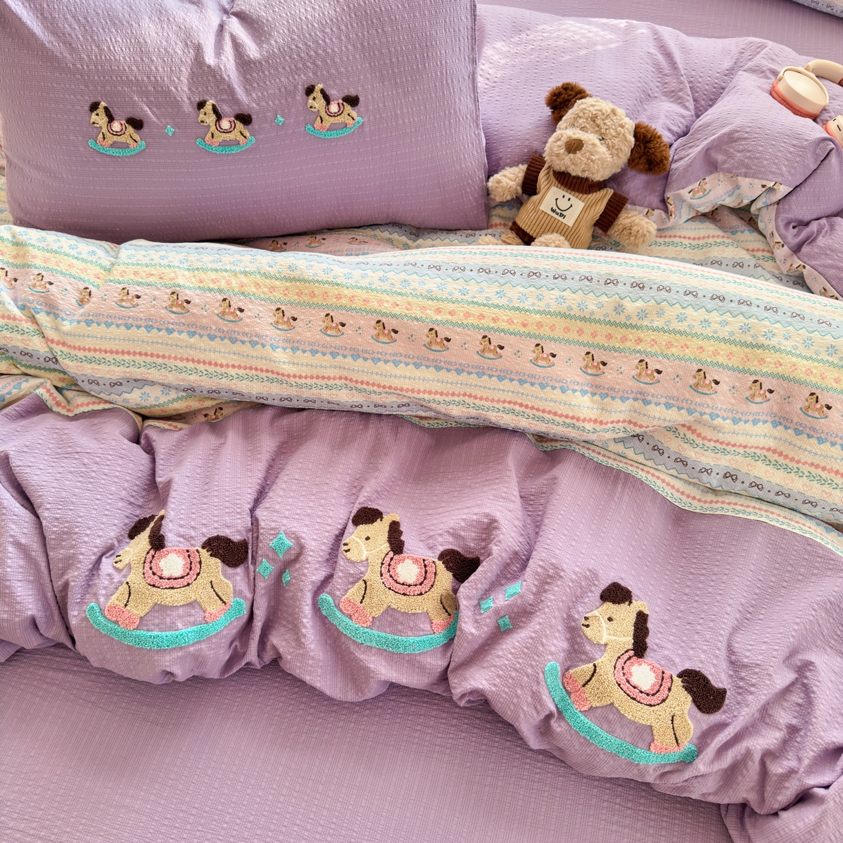 91家纺网 家纺一手货源 找家纺 三元色 2026新款泡芙费尔岛绣花四件套 费尔岛-旋转木马