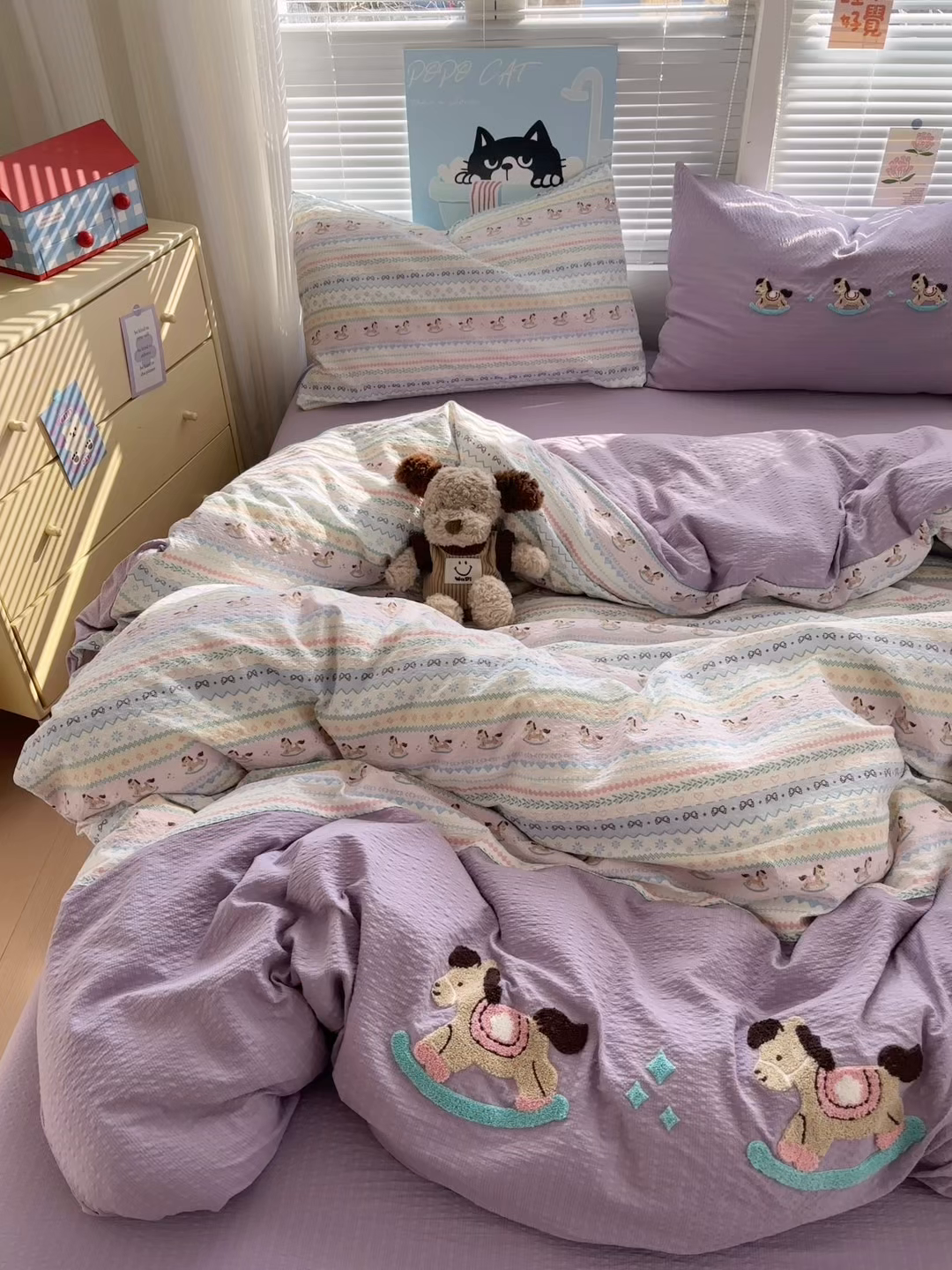 91家纺网 家纺一手货源 找家纺 三元色 2026新款泡芙费尔岛绣花四件套 费尔岛-旋转木马