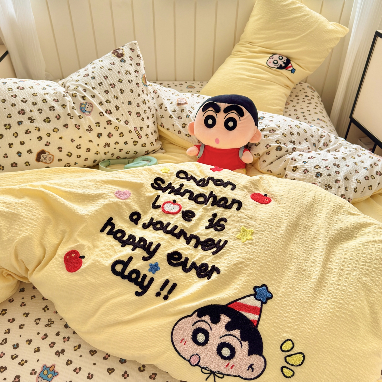 91家纺网 家纺一手货源 找家纺 三元色 2026新款泡芙双层纱豹纹系列四件套 可爱小新-黄