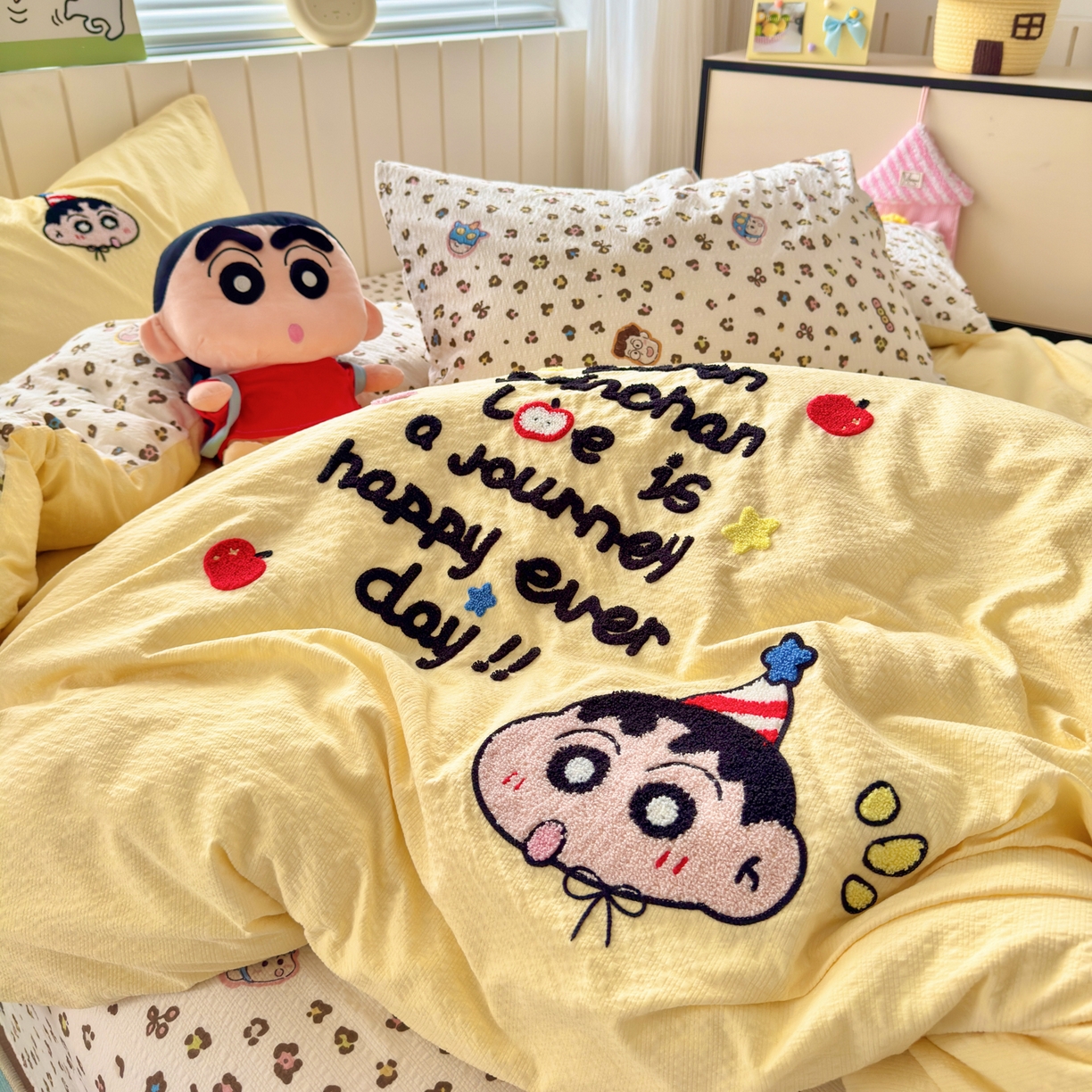 91家纺网 家纺一手货源 找家纺 三元色 2026新款泡芙双层纱豹纹系列四件套 可爱小新-黄