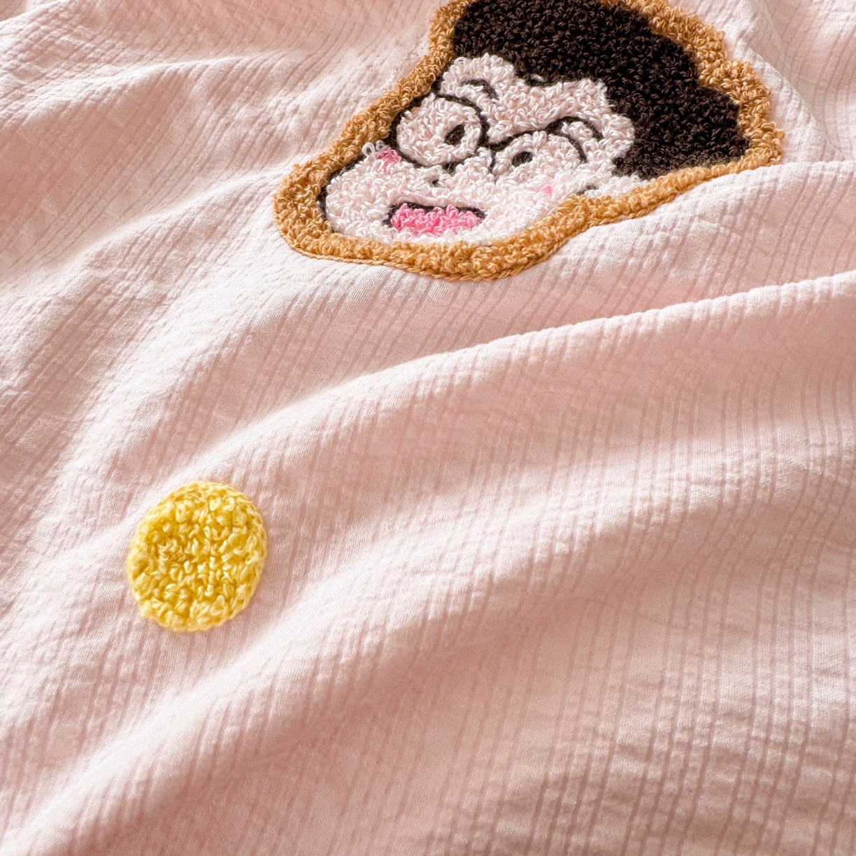 91家纺网 家纺一手货源 找家纺 三元色 2026新款泡芙双层纱豹纹系列四件套 野原一家-粉