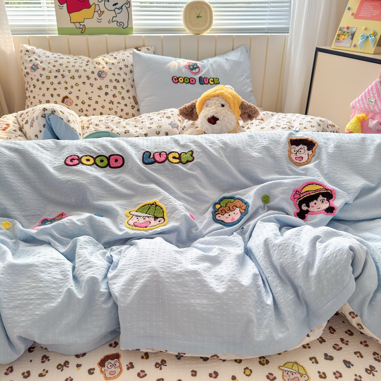 91家纺网 家纺一手货源 找家纺 三元色 2026新款泡芙双层纱豹纹系列四件套 野原一家-蓝