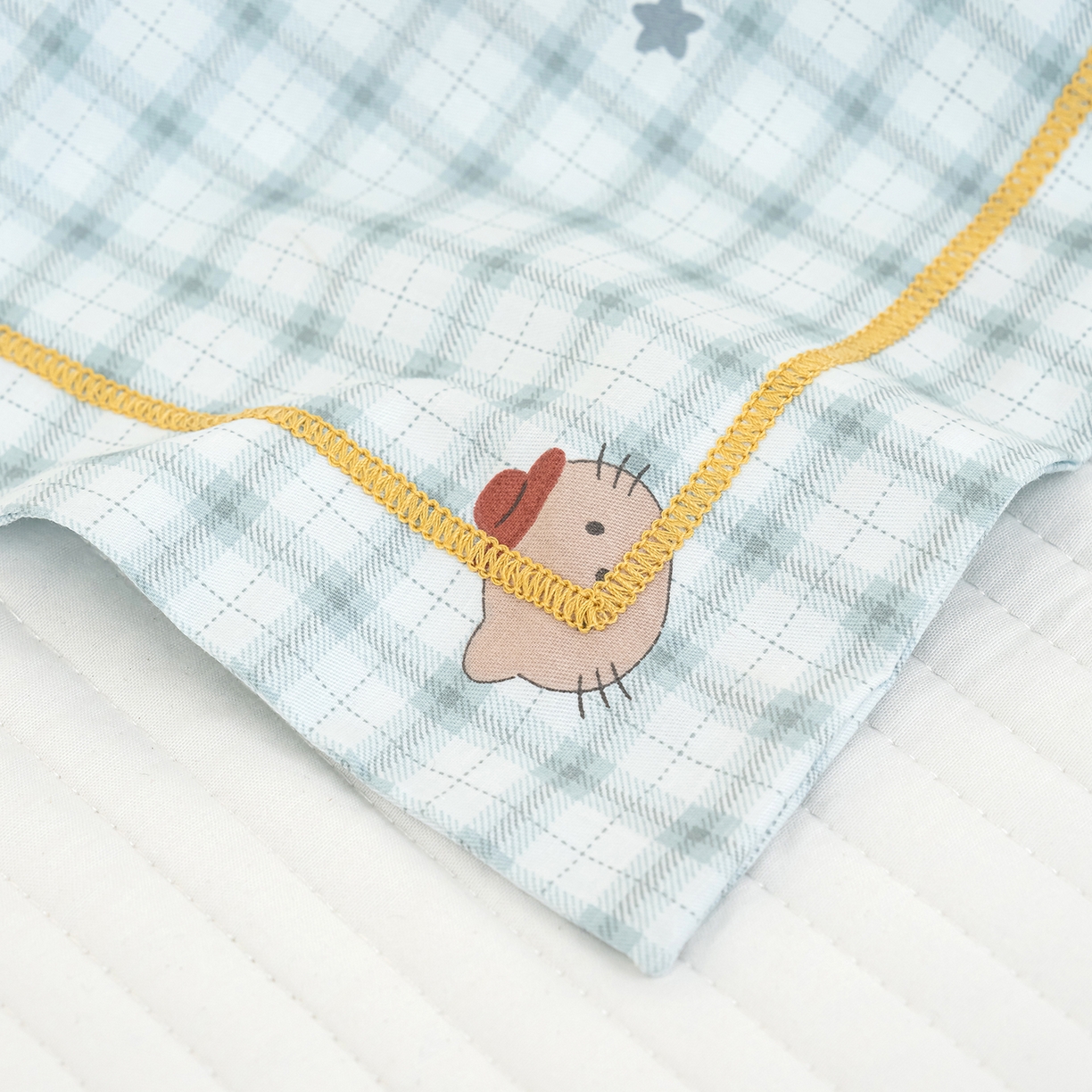 91家纺网 家纺一手货源 找家纺 良佐生活 2026新款40支铂金精梳全棉一字绣枕套 青格萌喵