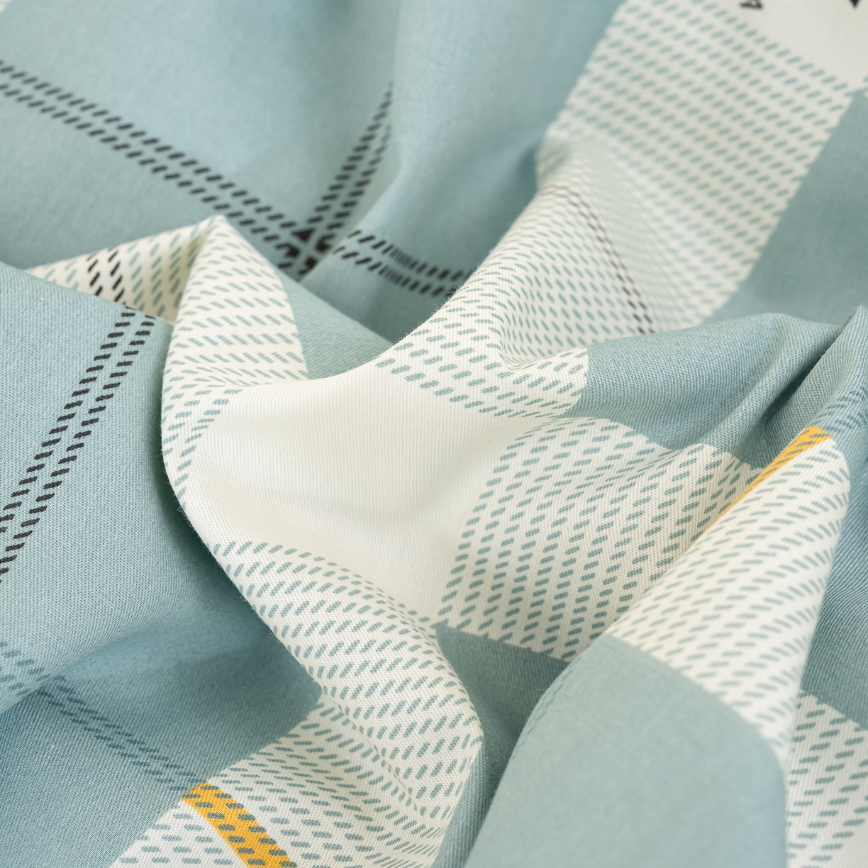 91家纺网 家纺一手货源 找家纺 良佐生活 2026新款40支铂金精梳全棉一字绣枕套 初遇-绿