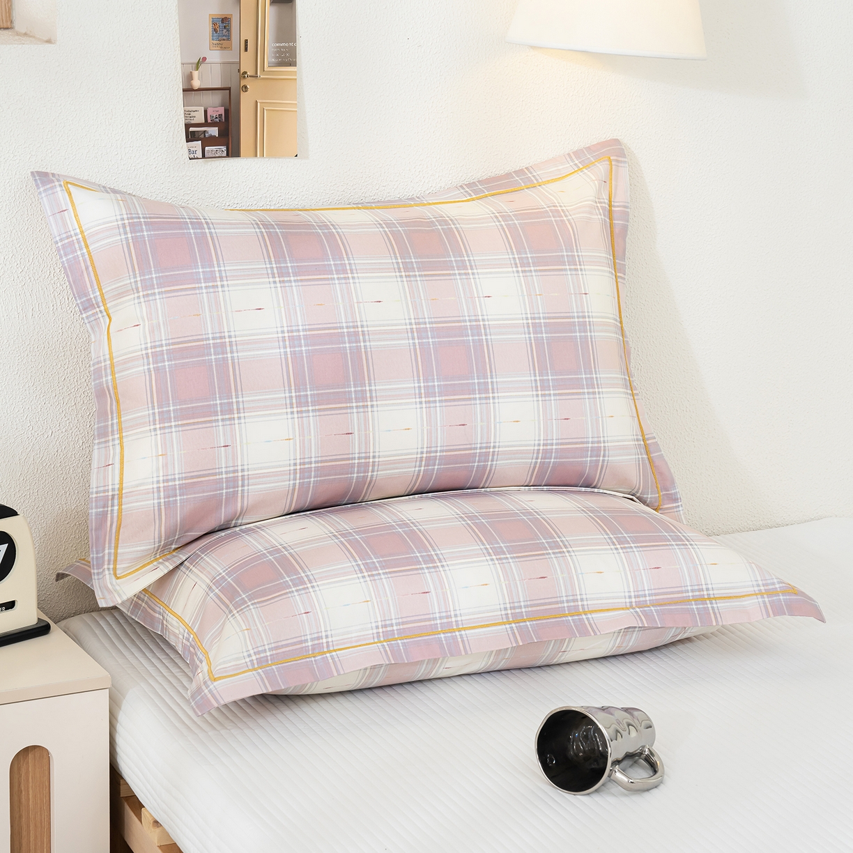 91家纺网 家纺一手货源 找家纺 良佐生活 2026新款40支铂金精梳全棉一字绣枕套 溪言-粉