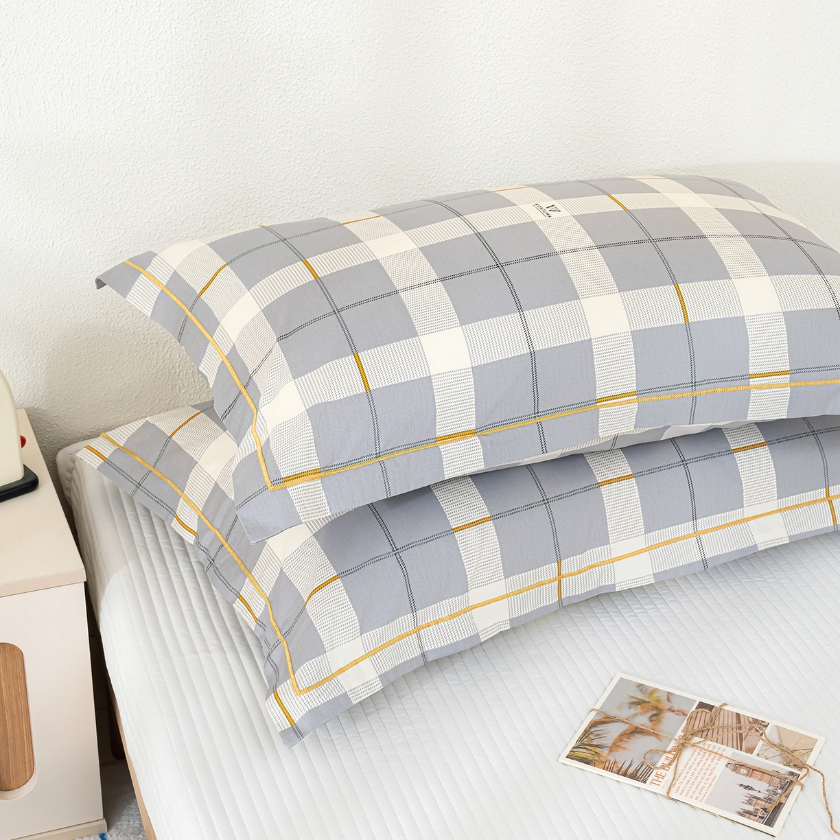 91家纺网 家纺一手货源 找家纺 良佐生活 2026新款40支铂金精梳全棉一字绣枕套 初遇-灰