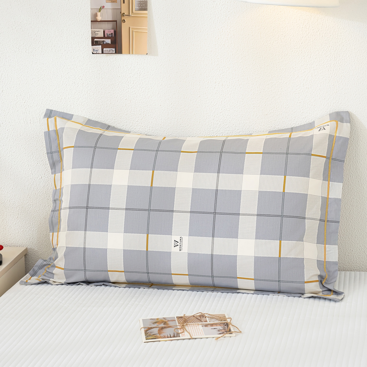 91家纺网 家纺一手货源 找家纺 良佐生活 2026新款40支铂金精梳全棉一字绣枕套 初遇-灰