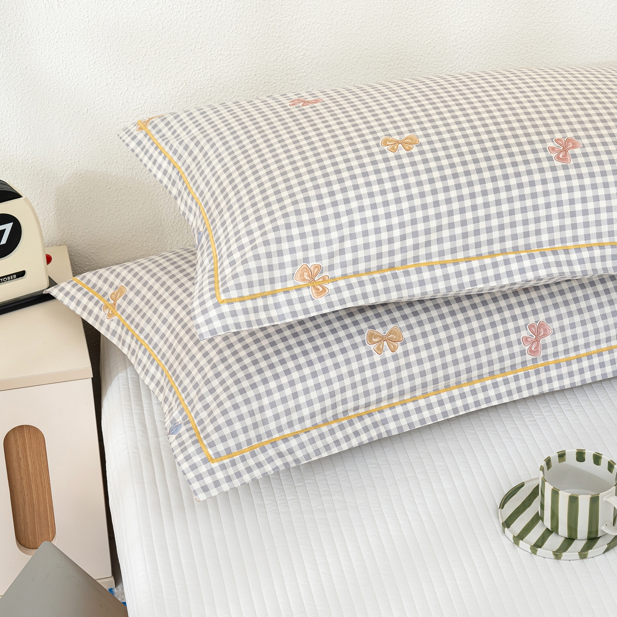 91家纺网 家纺一手货源 找家纺 良佐生活 2026新款40支铂金精梳全棉一字绣枕套 柚子小西