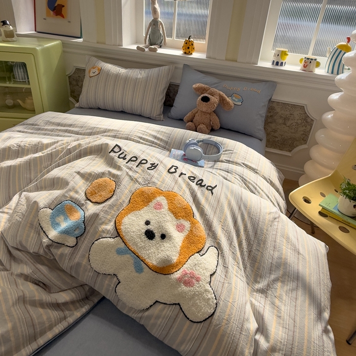 91家纺网 家纺一手货源 找家纺 麦田家纺 2026加密A类色织全棉纯棉水洗棉毛巾绣四件套 面包小狗