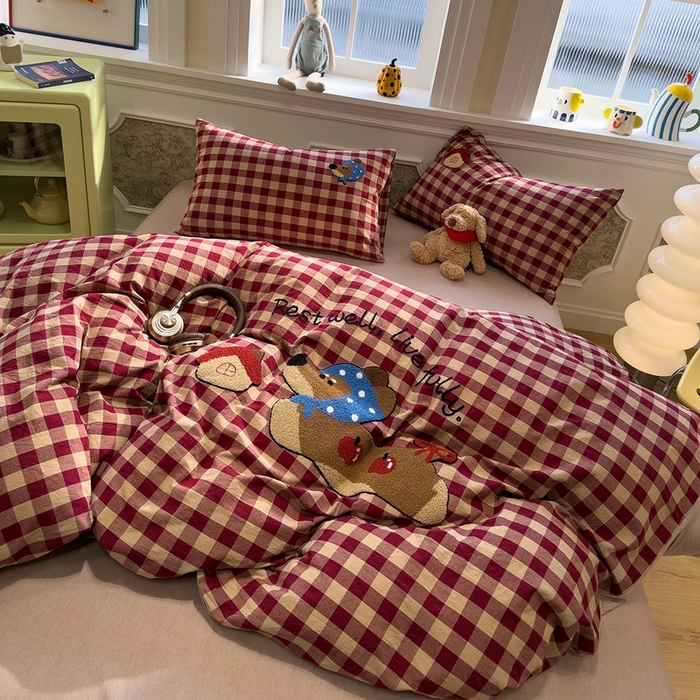 91家纺网 家纺一手货源 找家纺 麦田家纺 2026加密A类色织全棉纯棉水洗棉毛巾绣四件套 苹果腊肠狗