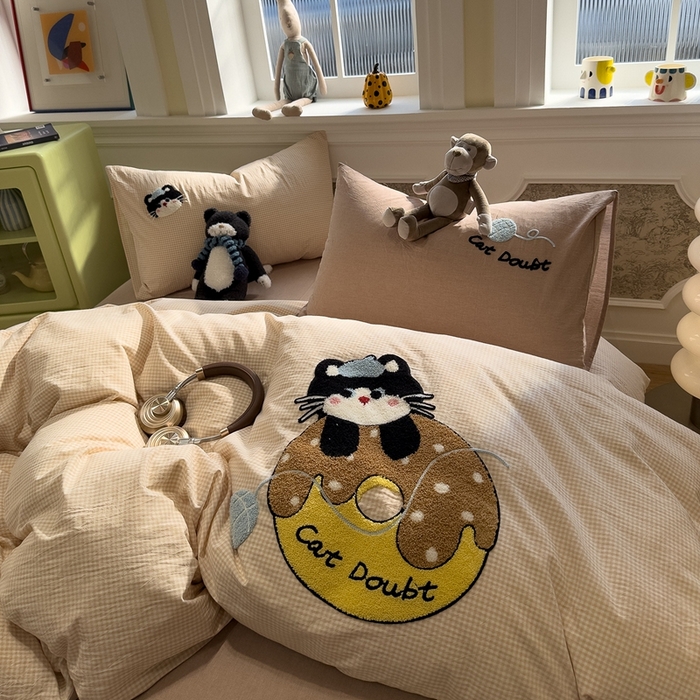 91家纺网 家纺一手货源 找家纺 麦田家纺 2026加密A类色织全棉纯棉水洗棉毛巾绣四件套 甜甜圈小猫