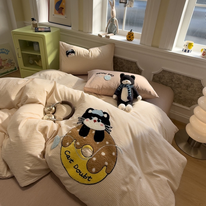 91家纺网 家纺一手货源 找家纺 麦田家纺 2026加密A类色织全棉纯棉水洗棉毛巾绣四件套 甜甜圈小猫