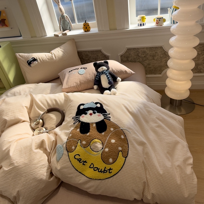 91家纺网 家纺一手货源 找家纺 麦田家纺 2026加密A类色织全棉纯棉水洗棉毛巾绣四件套 甜甜圈小猫