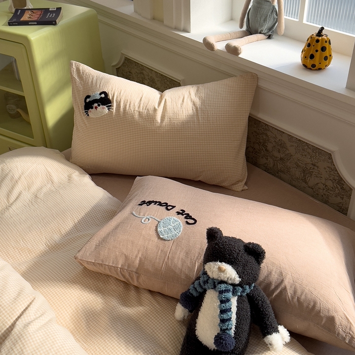 91家纺网 家纺一手货源 找家纺 麦田家纺 2026加密A类色织全棉纯棉水洗棉毛巾绣四件套 甜甜圈小猫