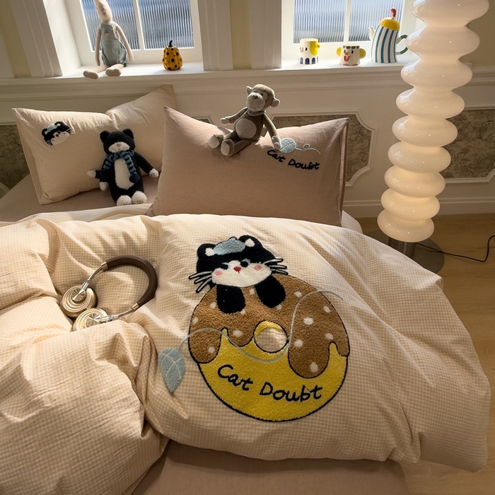 91家纺网 家纺一手货源 找家纺 麦田家纺 2026加密A类色织全棉纯棉水洗棉毛巾绣四件套 甜甜圈小猫