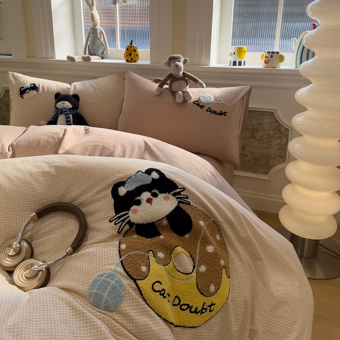 91家纺网 家纺一手货源 找家纺 麦田家纺 2026加密A类色织全棉纯棉水洗棉毛巾绣四件套 甜甜圈小猫