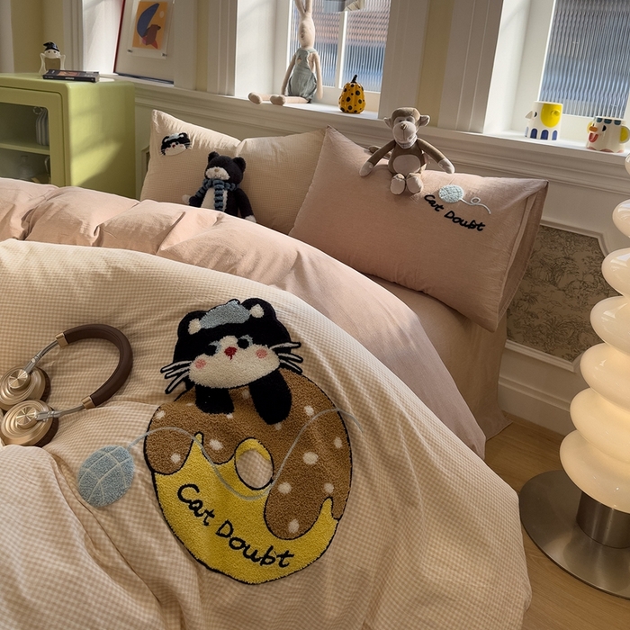 91家纺网 家纺一手货源 找家纺 麦田家纺 2026加密A类色织全棉纯棉水洗棉毛巾绣四件套 甜甜圈小猫