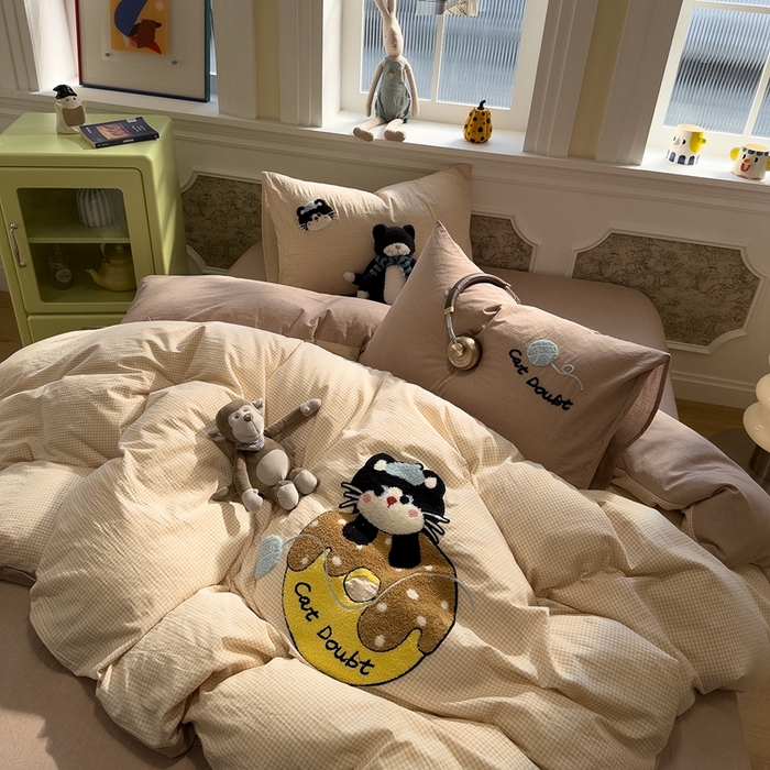 91家纺网 家纺一手货源 找家纺 麦田家纺 2026加密A类色织全棉纯棉水洗棉毛巾绣四件套 甜甜圈小猫