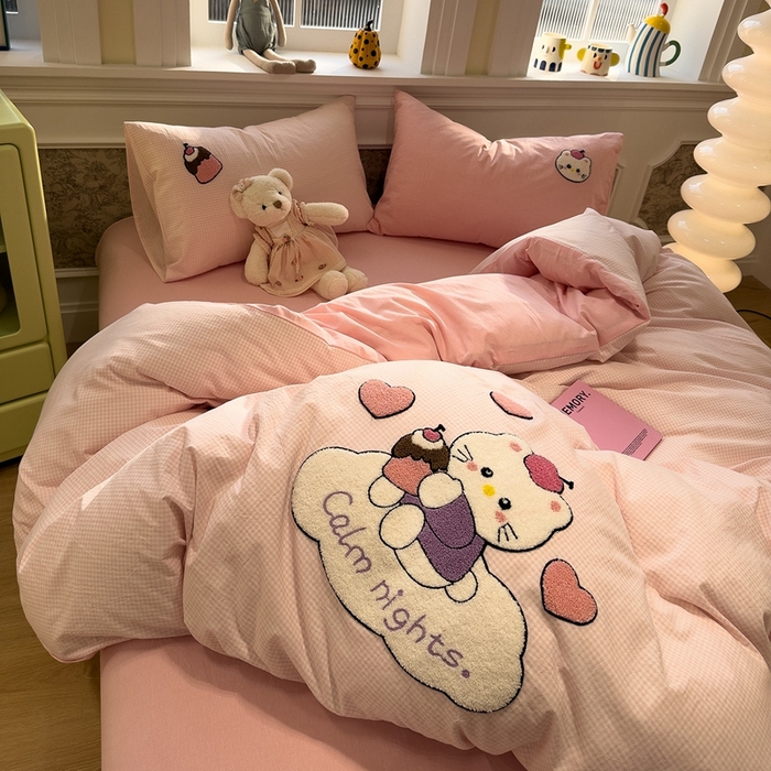 91家纺网 家纺一手货源 找家纺 麦田家纺 2026加密A类色织全棉纯棉水洗棉毛巾绣四件套 云朵KT