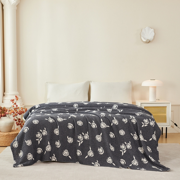 91家纺网 家纺一手货源 找家纺 悦然毛巾被 2026新款全棉纯棉三层水洗色织纱布毛巾被盖毯夏凉被空调被 净色玫瑰