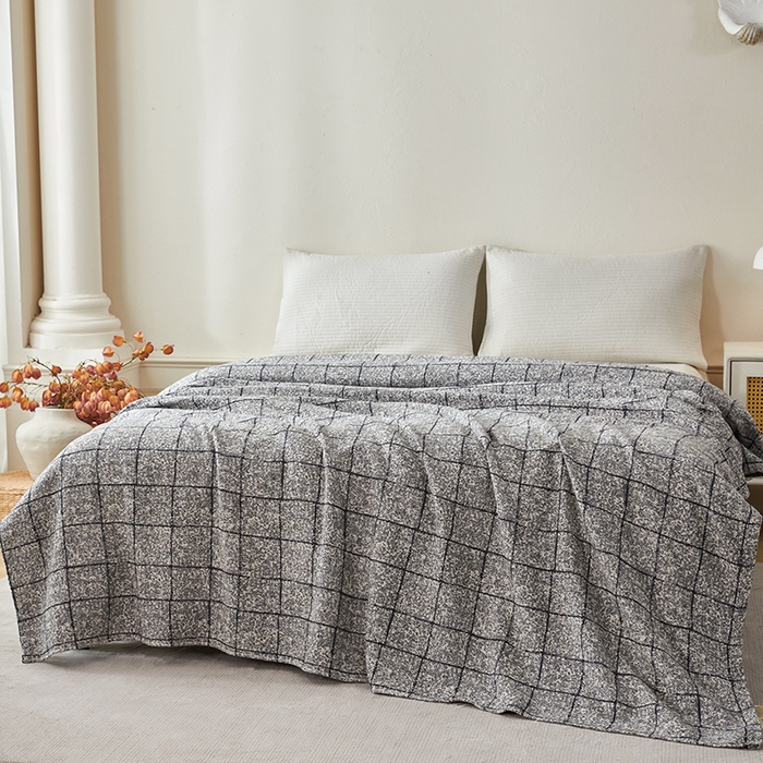 91家纺网 家纺一手货源 找家纺 悦然毛巾被 2026新款全棉纯棉三层水洗色织纱布毛巾被盖毯夏凉被空调被 清格慢居灰