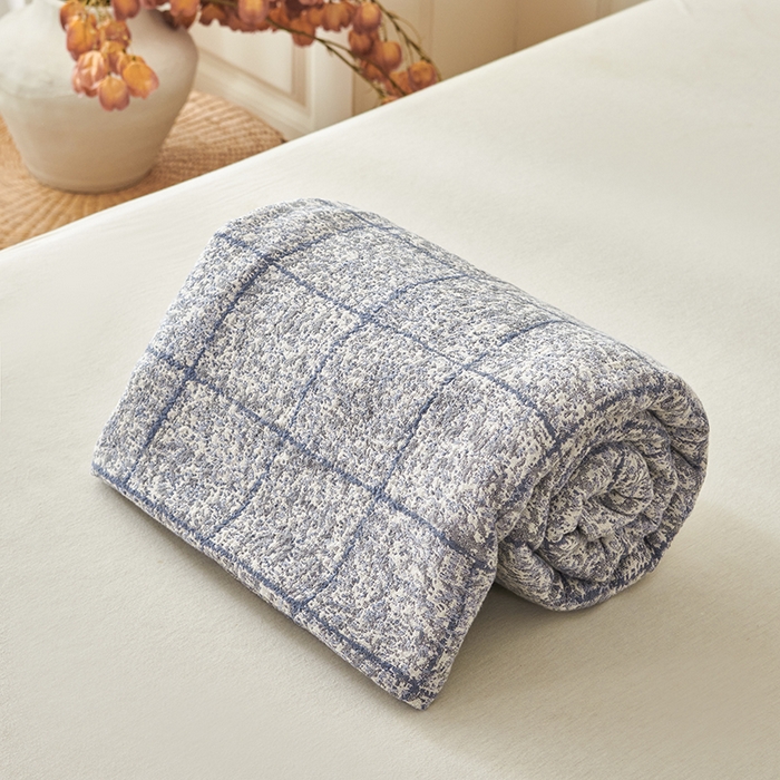 91家纺网 家纺一手货源 找家纺 悦然毛巾被 2026新款全棉纯棉三层水洗色织纱布毛巾被盖毯夏凉被空调被 清格慢居蓝