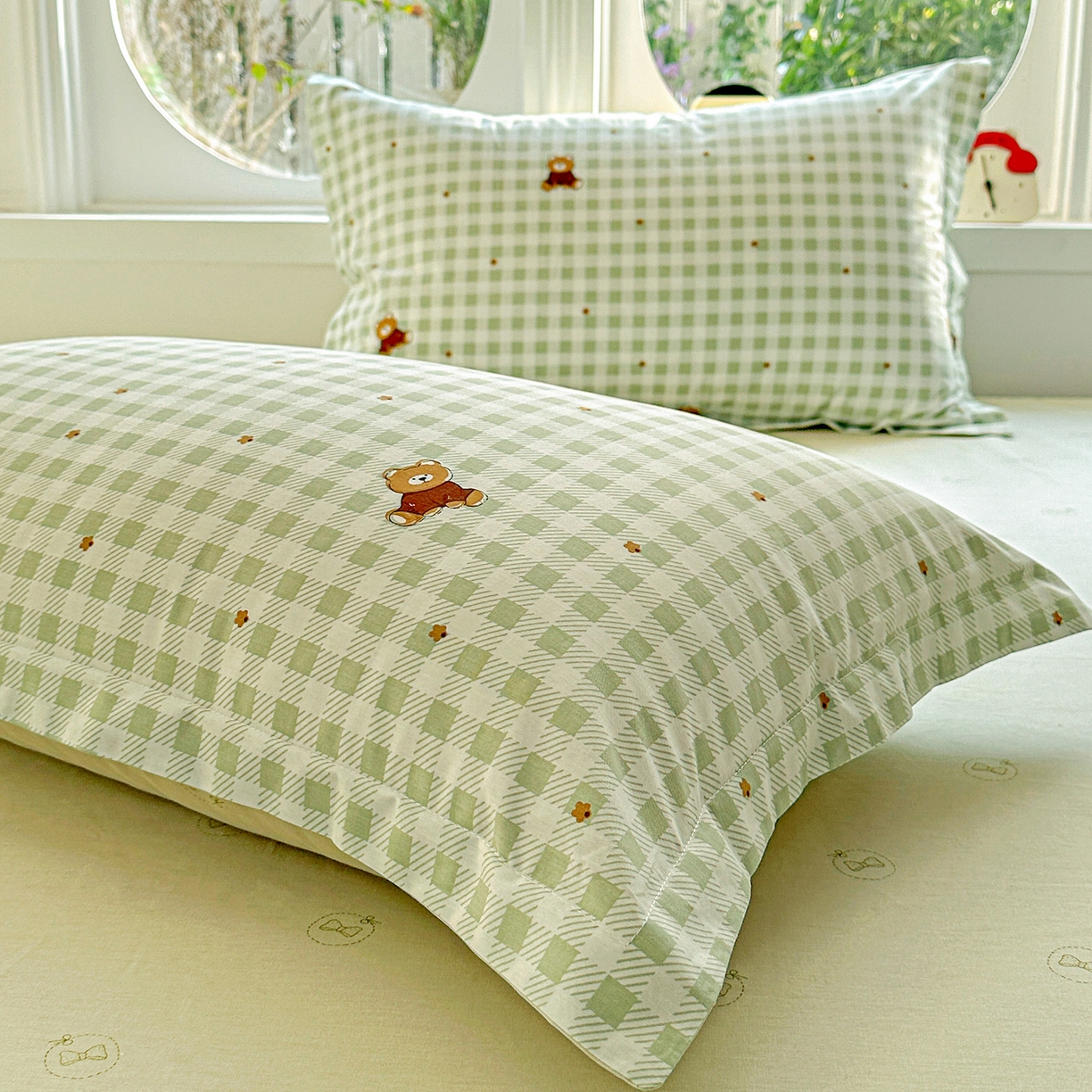 91家纺网 家纺一手货源 找家纺 佳汐蓝家纺 2026新款全棉纯棉加厚13376印花单品枕套 枕套单件 绿格小熊