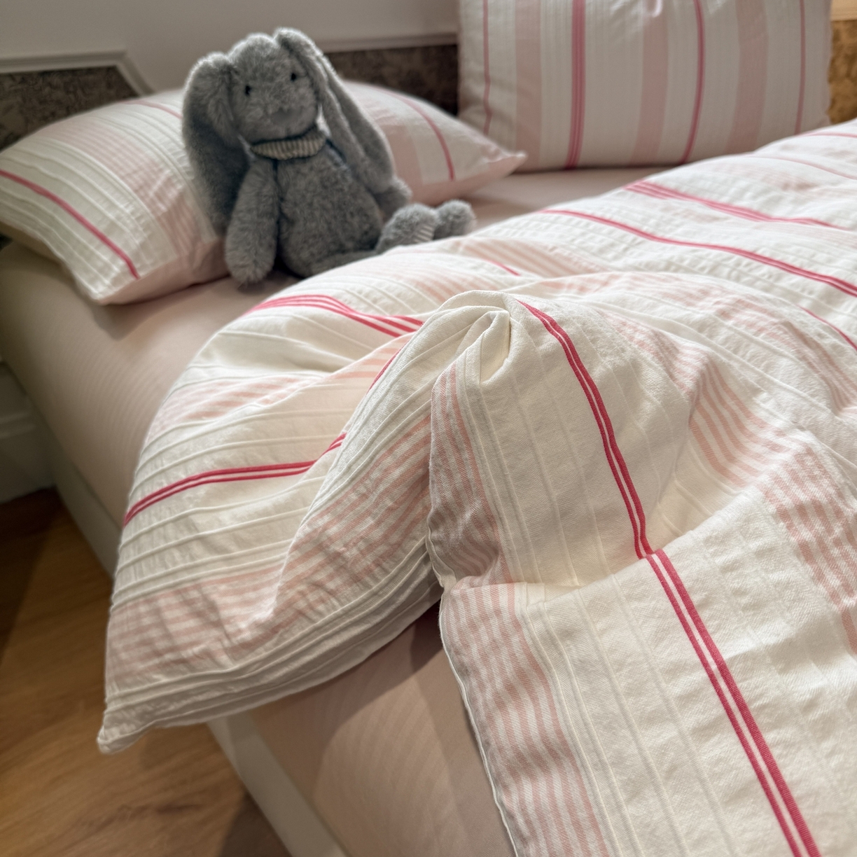 91家纺网 家纺一手货源 找家纺 棉小二 2026新款A类全棉水洗棉色织提花三件套-简约 简约-粉