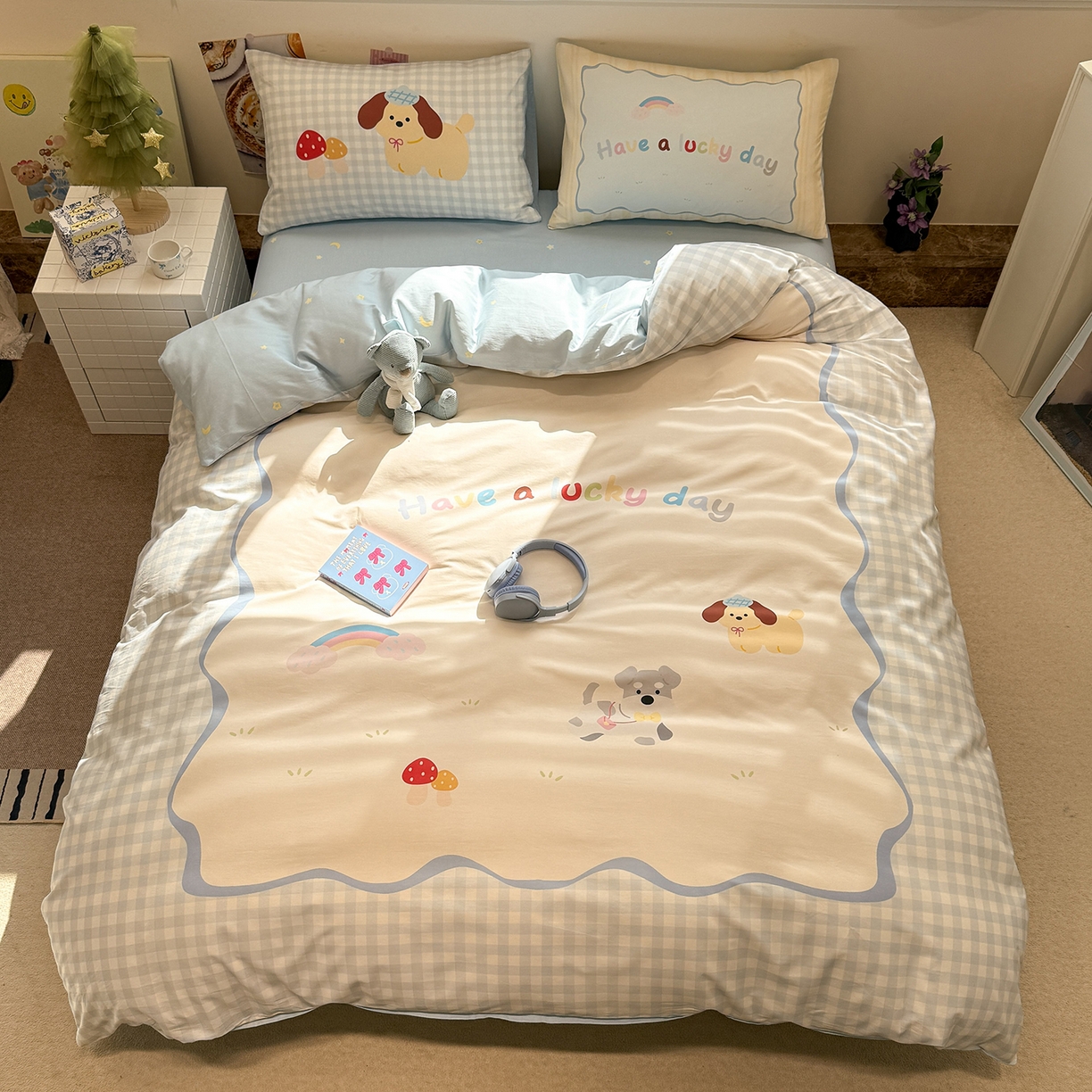 91家纺网 家纺一手货源 找家纺 麦田家纺 2026新款全棉13070数码印花四件套 彩虹小狗