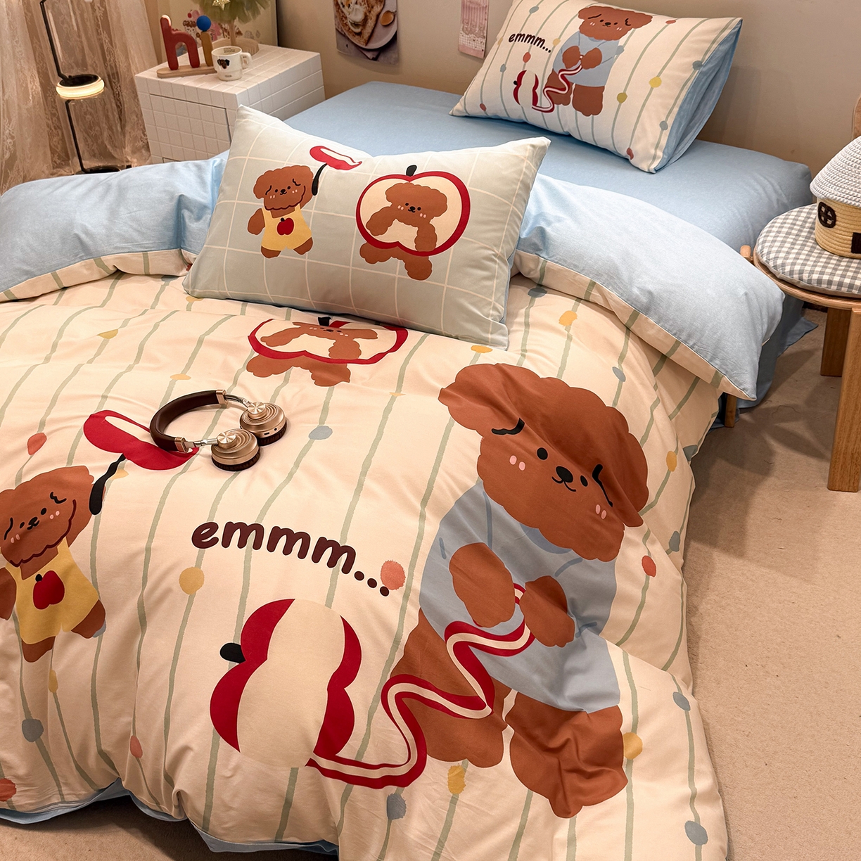 91家纺网 家纺一手货源 找家纺 麦田家纺 2026新款全棉13070数码印花四件套 苹果小狗