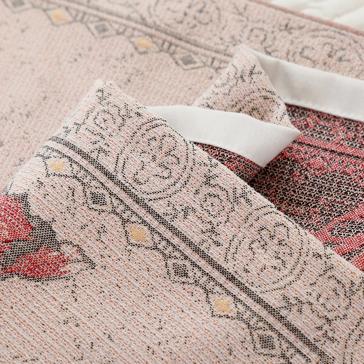 91家纺网 家纺一手货源 找家纺 朴尔家纺-毛巾被 2026新品多彩棉素雅色织提花纯棉纱布枕巾 红莲絮语