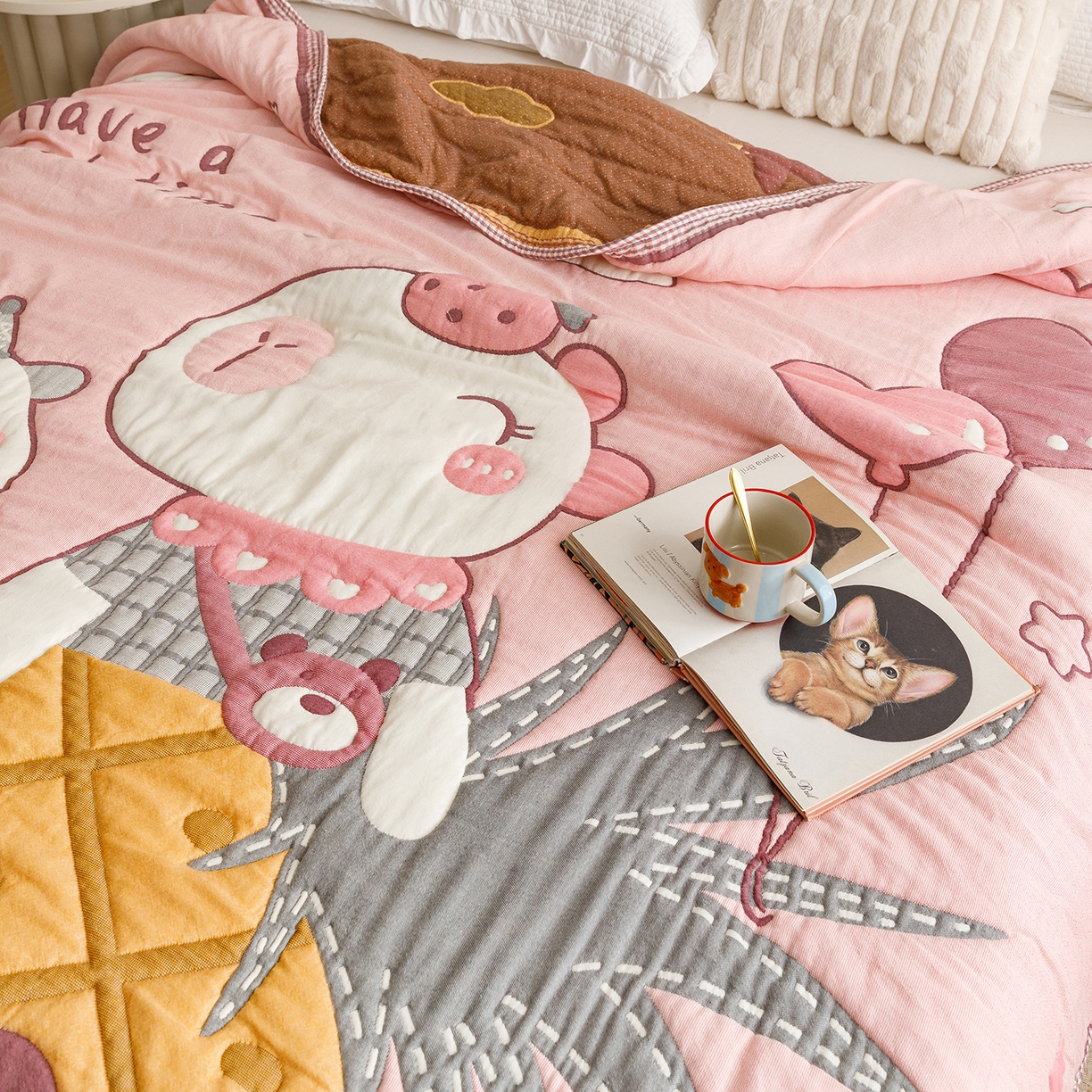 91家纺网 家纺一手货源 找家纺 朴尔家纺-毛巾被 2026新品纯棉云朵棉卡通独版十层加厚纱布泡芙被毛巾被 菠萝船-粉