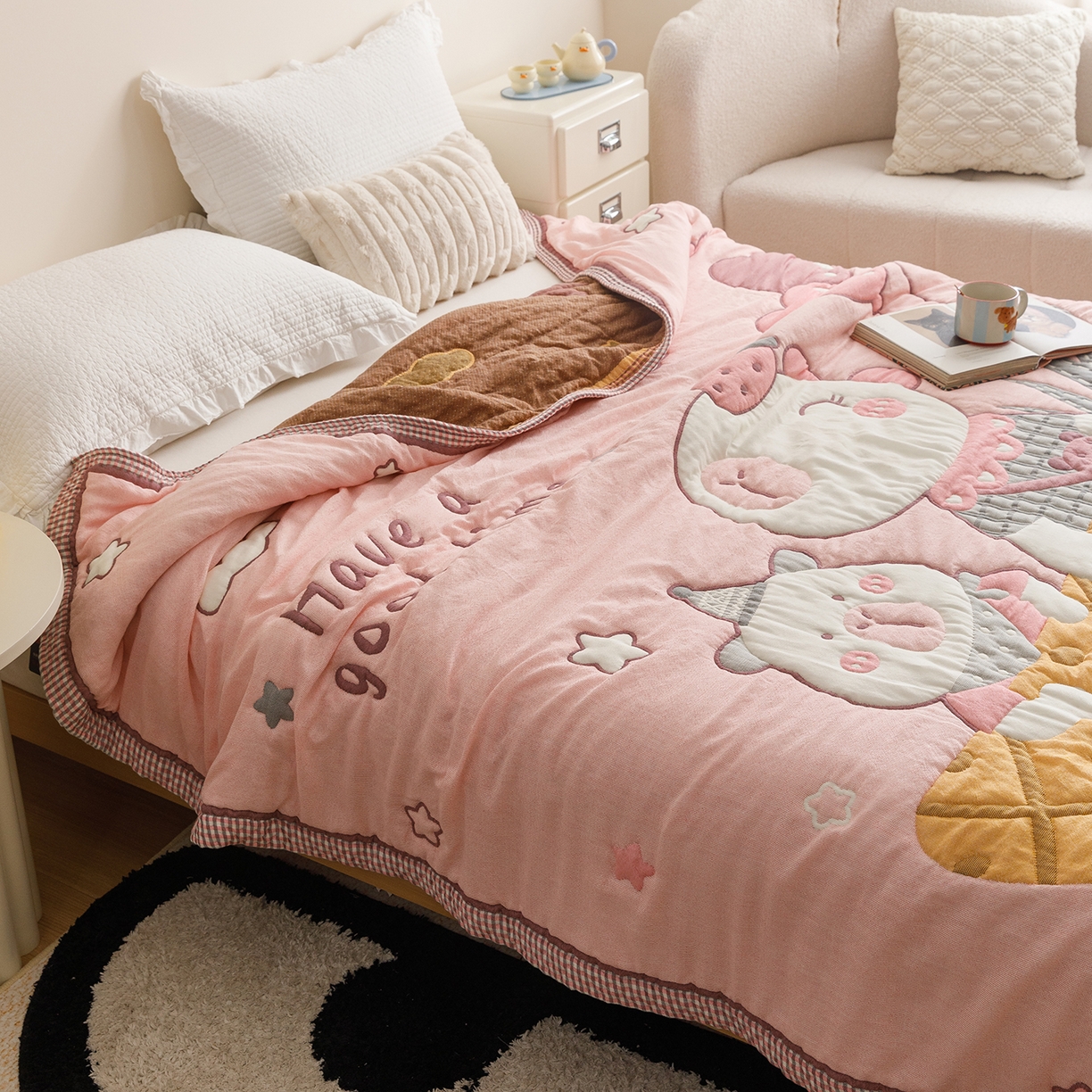 91家纺网 家纺一手货源 找家纺 朴尔家纺-毛巾被 2026新品纯棉云朵棉卡通独版十层加厚纱布泡芙被毛巾被 菠萝船-粉
