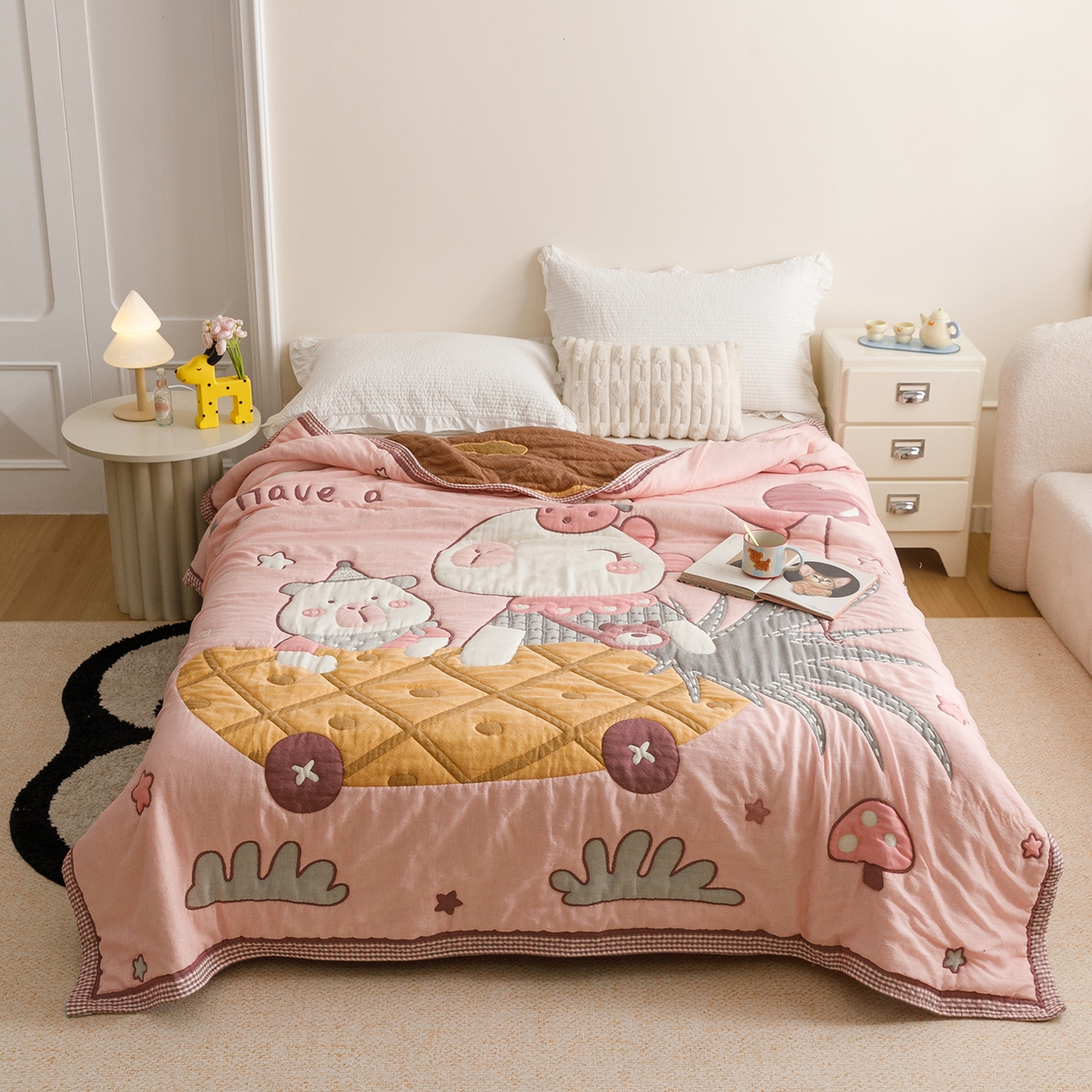 91家纺网 家纺一手货源 找家纺 朴尔家纺-毛巾被 2026新品纯棉云朵棉卡通独版十层加厚纱布泡芙被毛巾被 菠萝船-粉