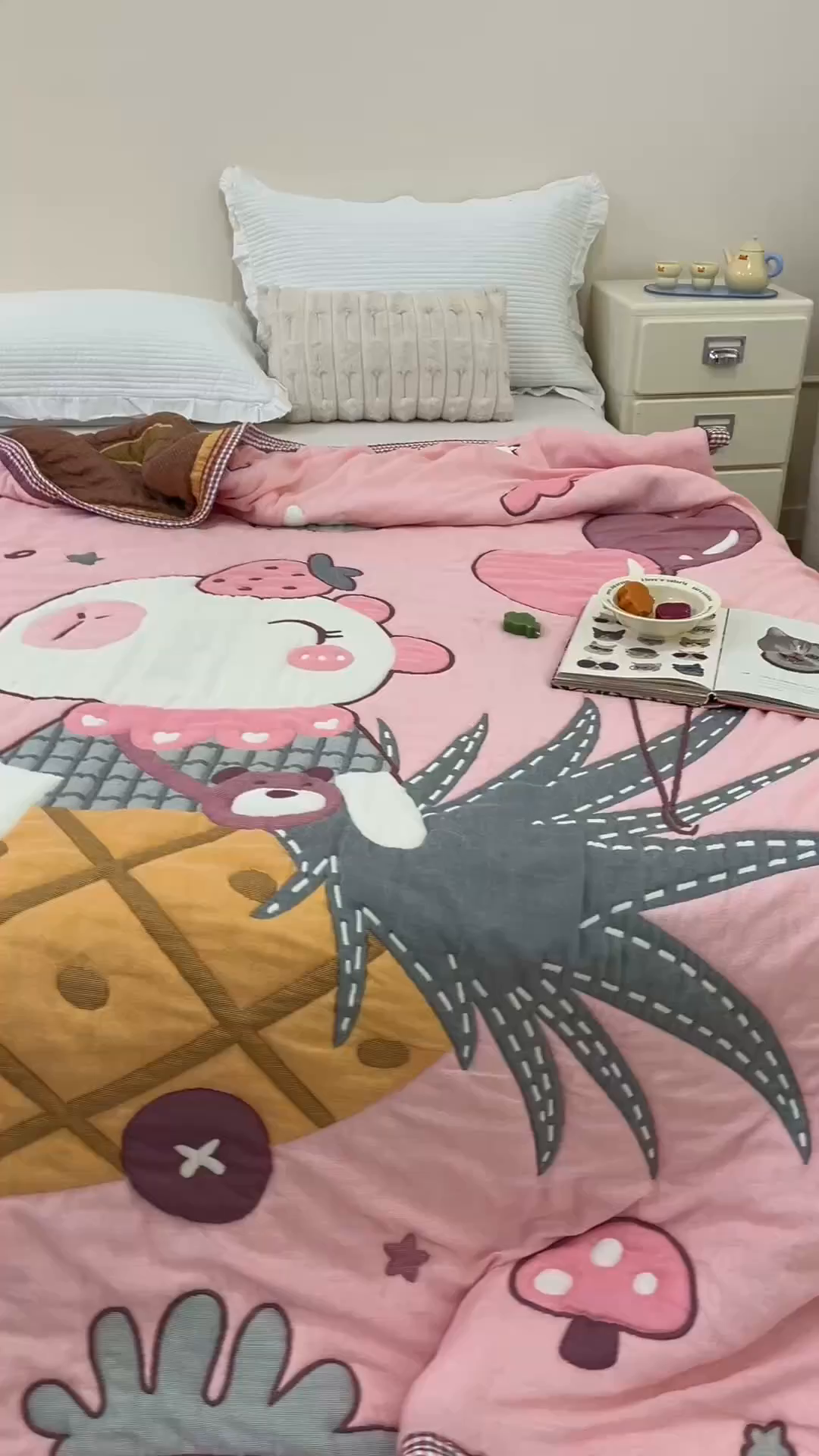 91家纺网 家纺一手货源 找家纺 朴尔家纺-毛巾被 2026新品纯棉云朵棉卡通独版十层加厚纱布泡芙被毛巾被 菠萝船-粉